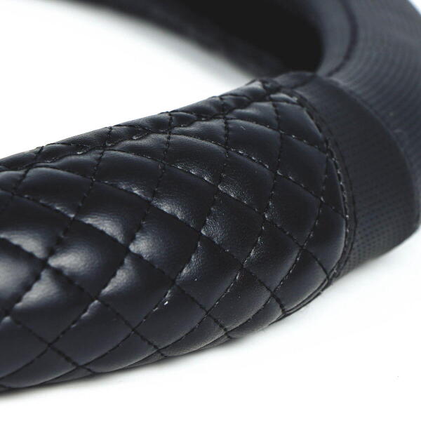 DIAMOND QUILTED STEERING WHEEL COVER – BLACK